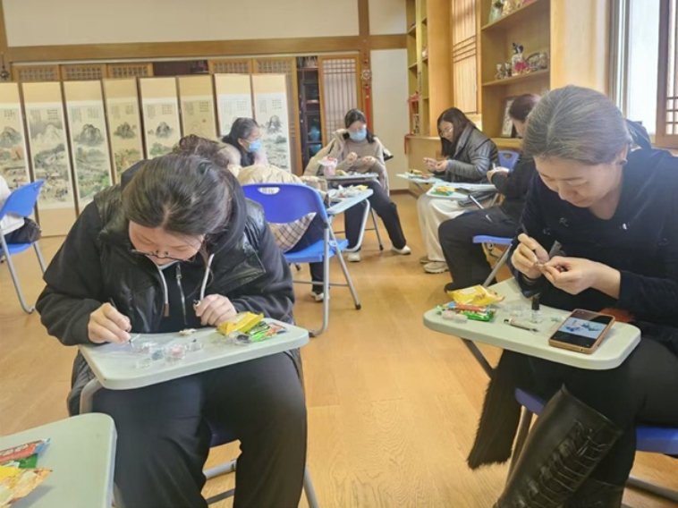 做爱漫画
工会举办“巧手匠心 ...